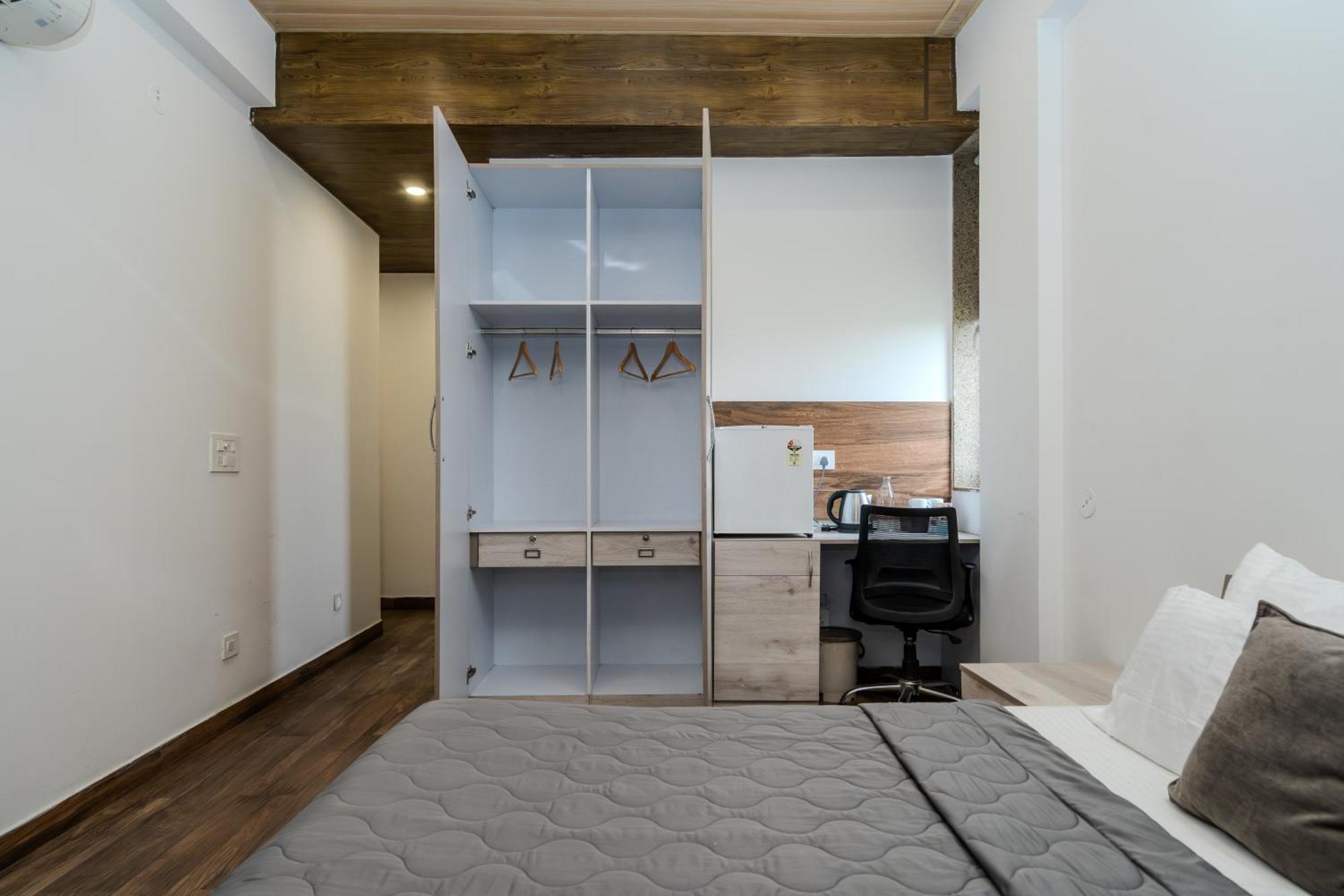 Stay Studio Hotel & Residences Gurgaon Esterno foto