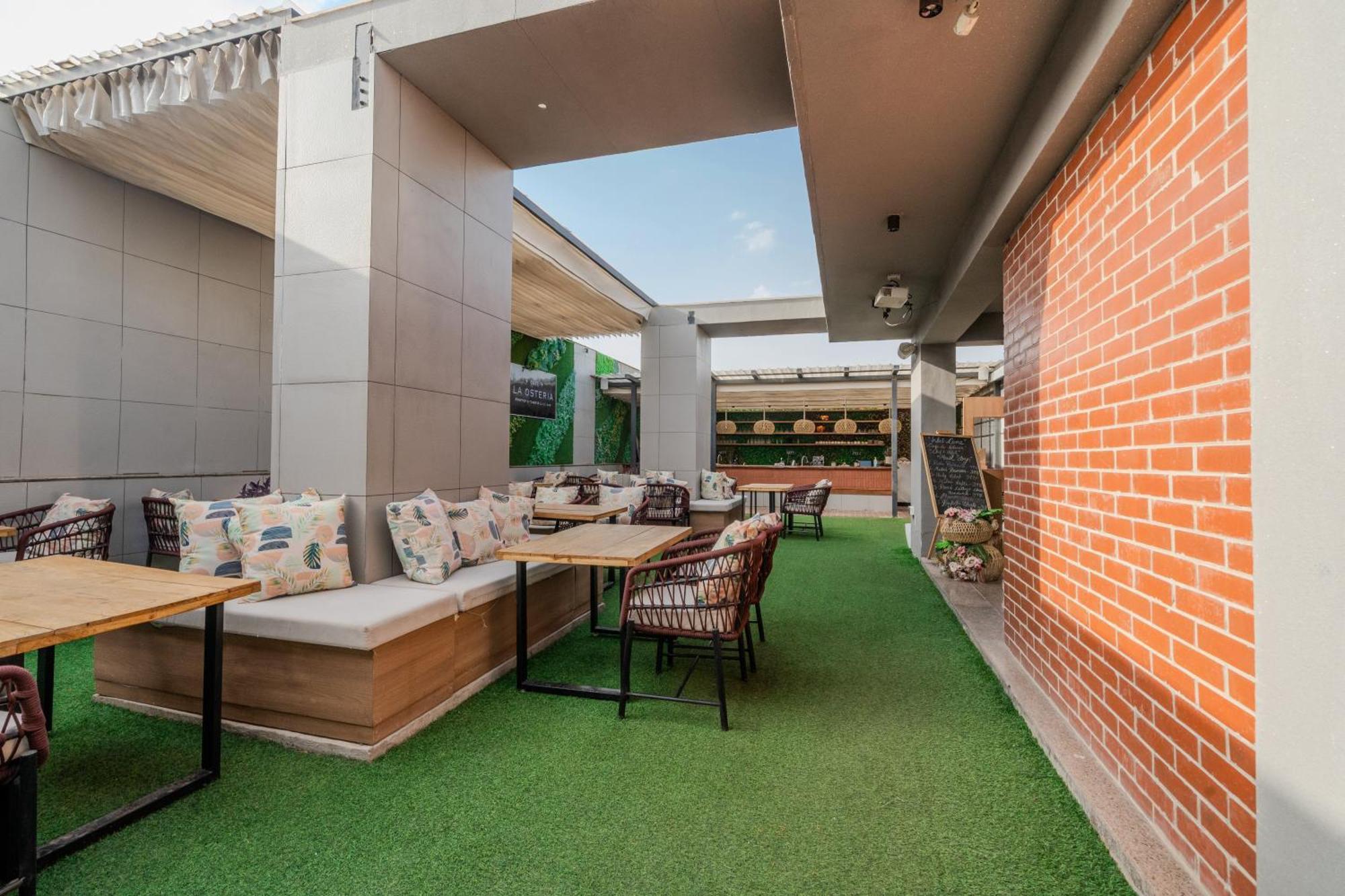 Stay Studio Hotel & Residences Gurgaon Esterno foto