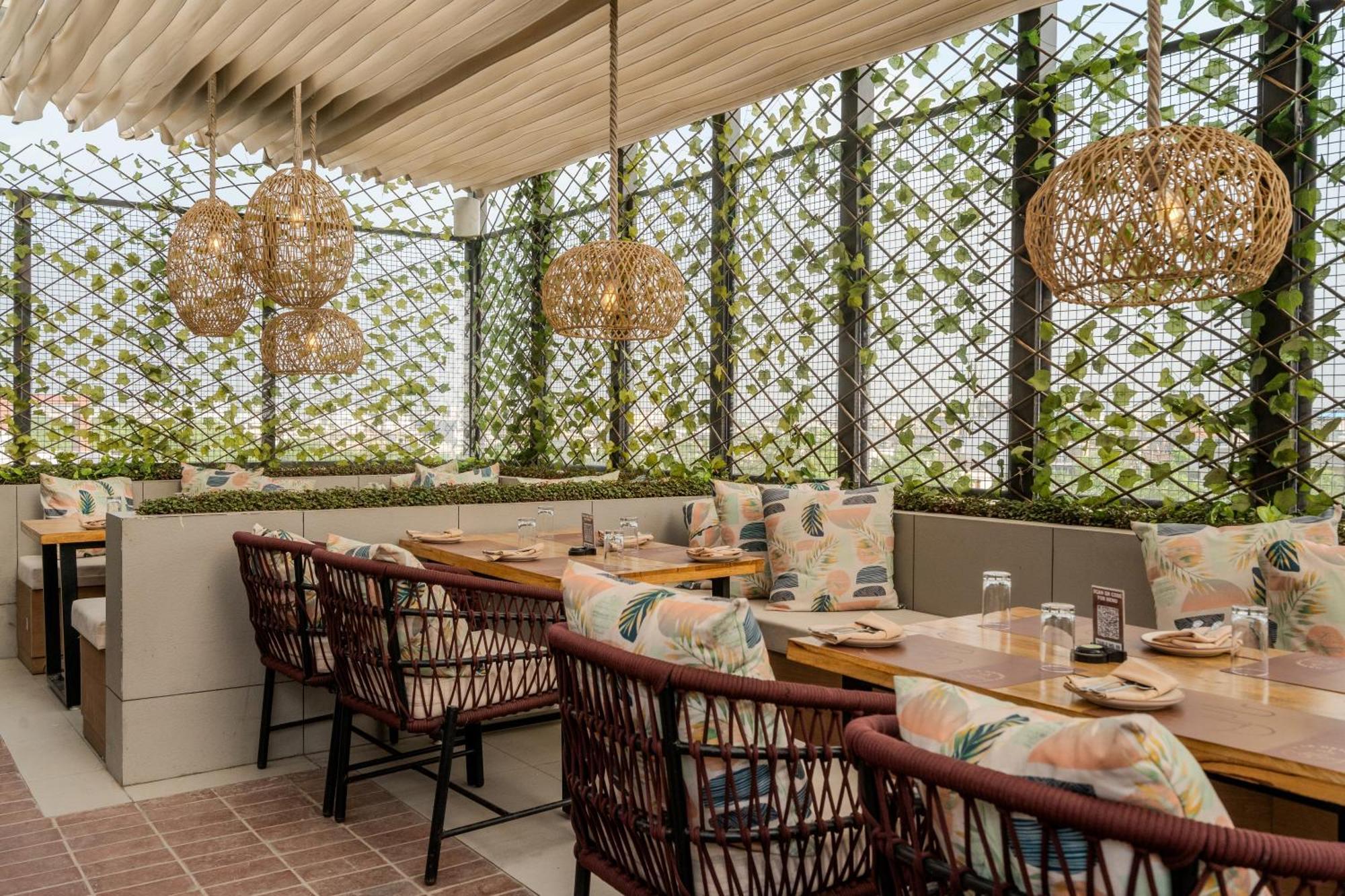 Stay Studio Hotel & Residences Gurgaon Esterno foto